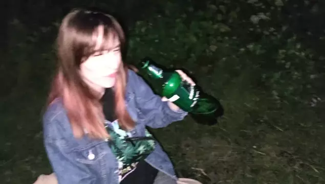 Im Park traf ich eine betrunkene Tussi – und überredete sie zu einem Blowjob