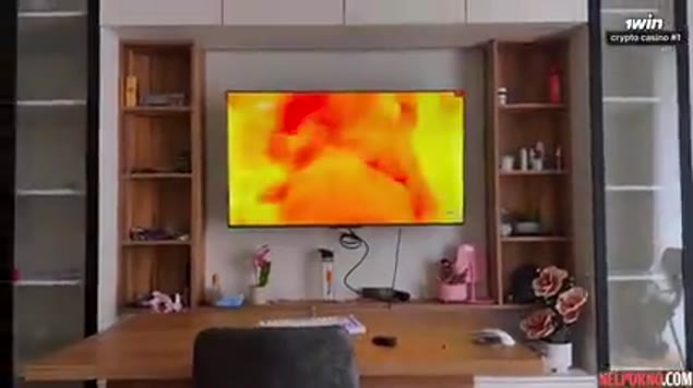 Blondine aus Russland wackelt mit ihren großen Titten bei der harten Bestrafung aus der Ich-Perspektive