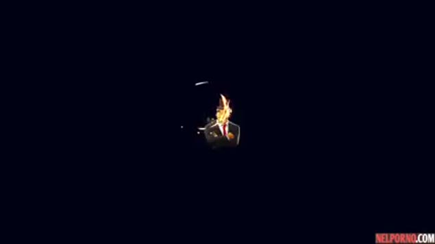 Süße russische Schlampe mit prallem Arsch reitet den Schwanz wild