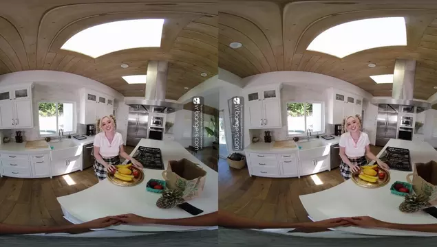 VR-Porno mit junger Schlampe mit zwei Zöpfen